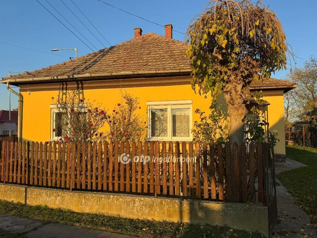 Eladó Ház, Tiszaszőlős