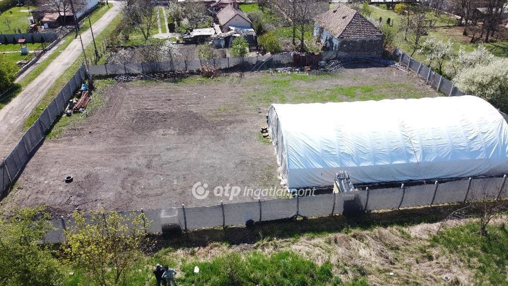 Eladó Telek, Poroszló