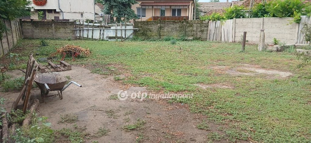 Eladó Telek, Mikepércs