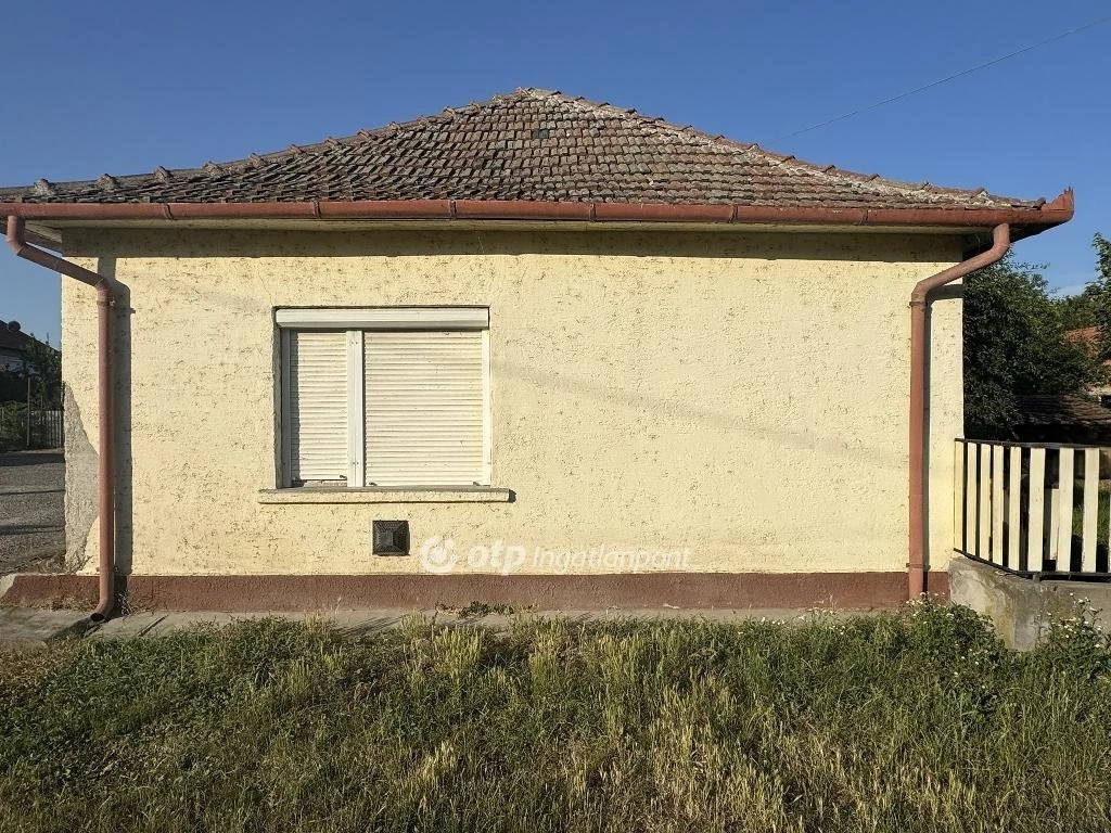 c3-1-name c2-1-name, Poroszló