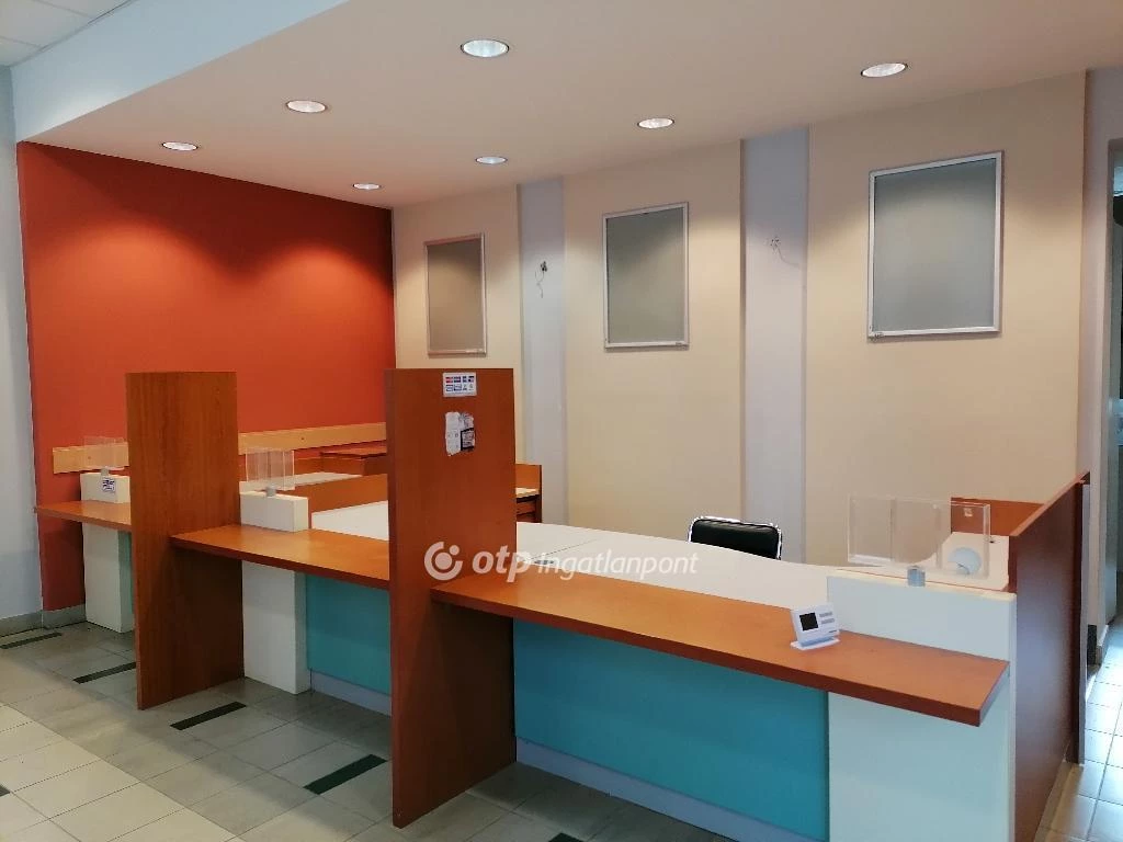 Eladó Üzlethelyiség, Kunmadaras