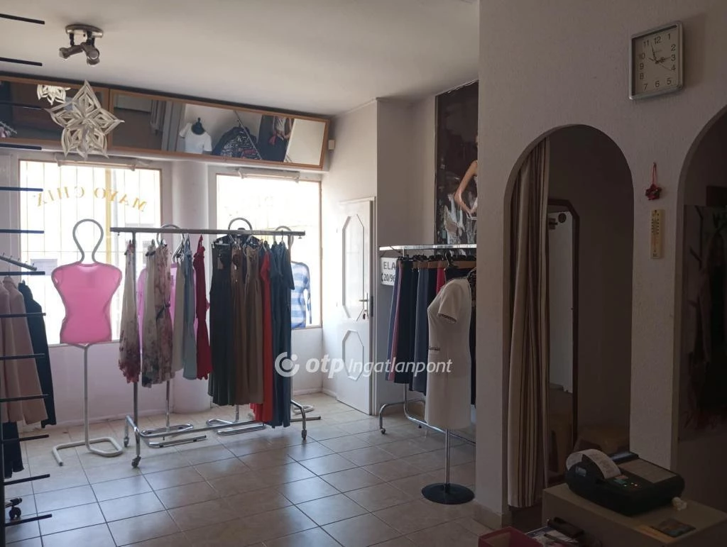 Eladó Üzlethelyiség, Tiszafüred