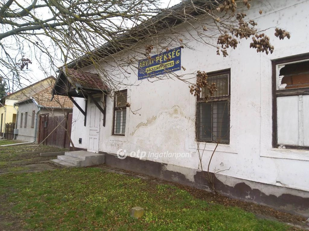 Eladó Ház, Tiszanána