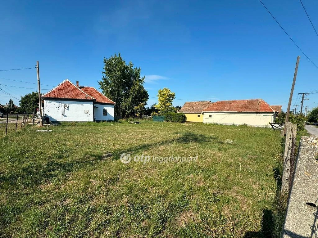 Eladó Telek, Poroszló