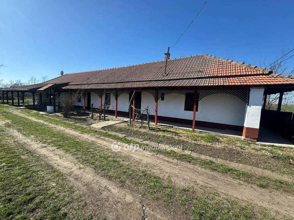 Eladó Ház, Tiszanána