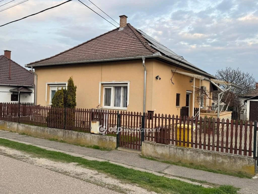 c3-1-name c2-1-name, Tiszafüred