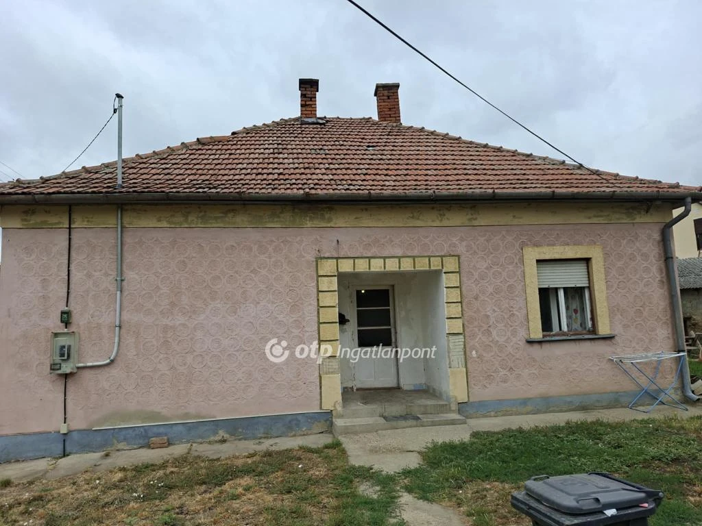 Eladó Ház, Egyek