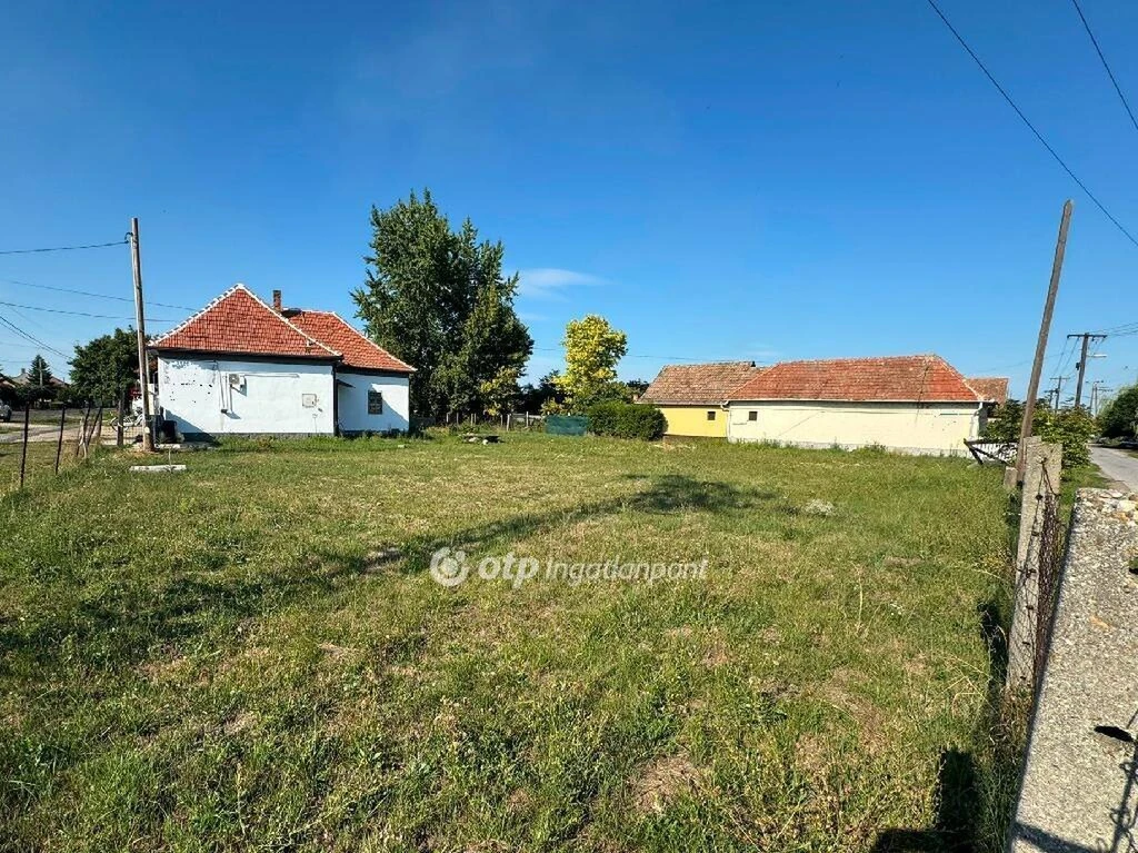 Eladó Telek, Poroszló