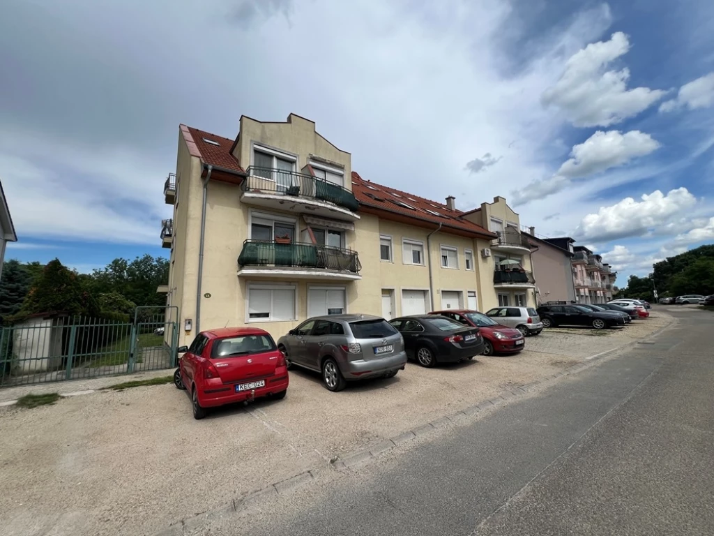 Eladó 87 m2 tégla lakás, Sopron