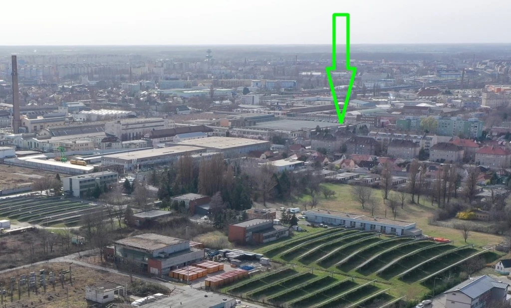 Győr, Gyárvárosban, RAKTÁRNAK, MŰHELYNEK KIADÓ ~300 M2-ES INGATLAN