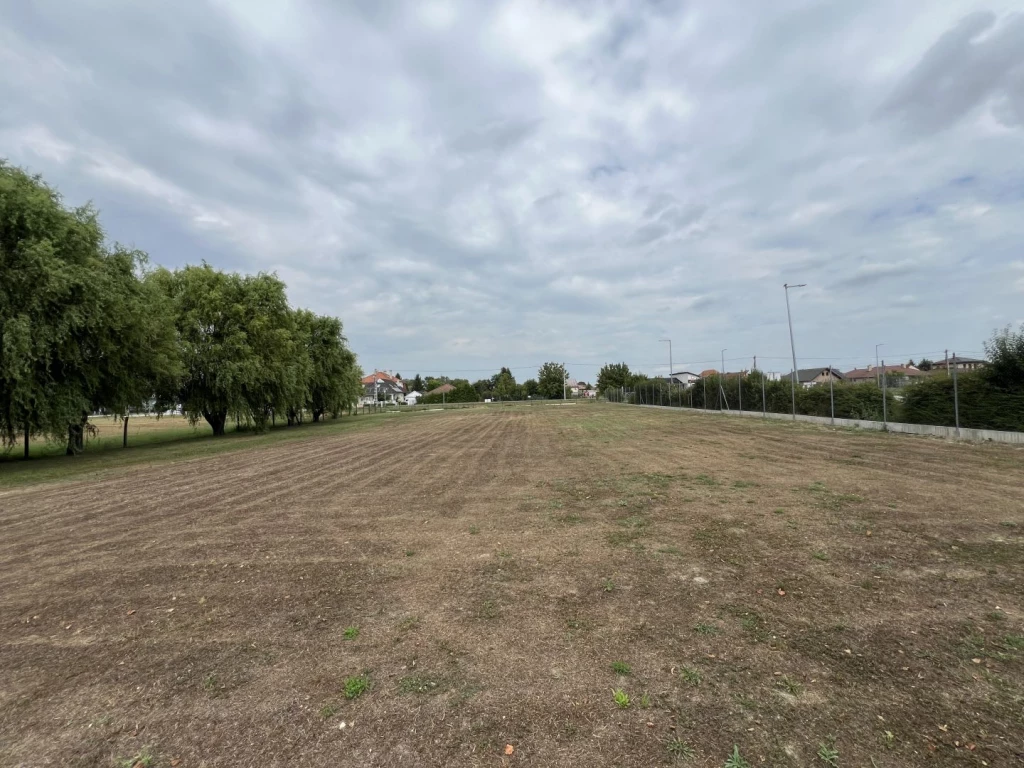 For sale industrial plot, Győrladamér