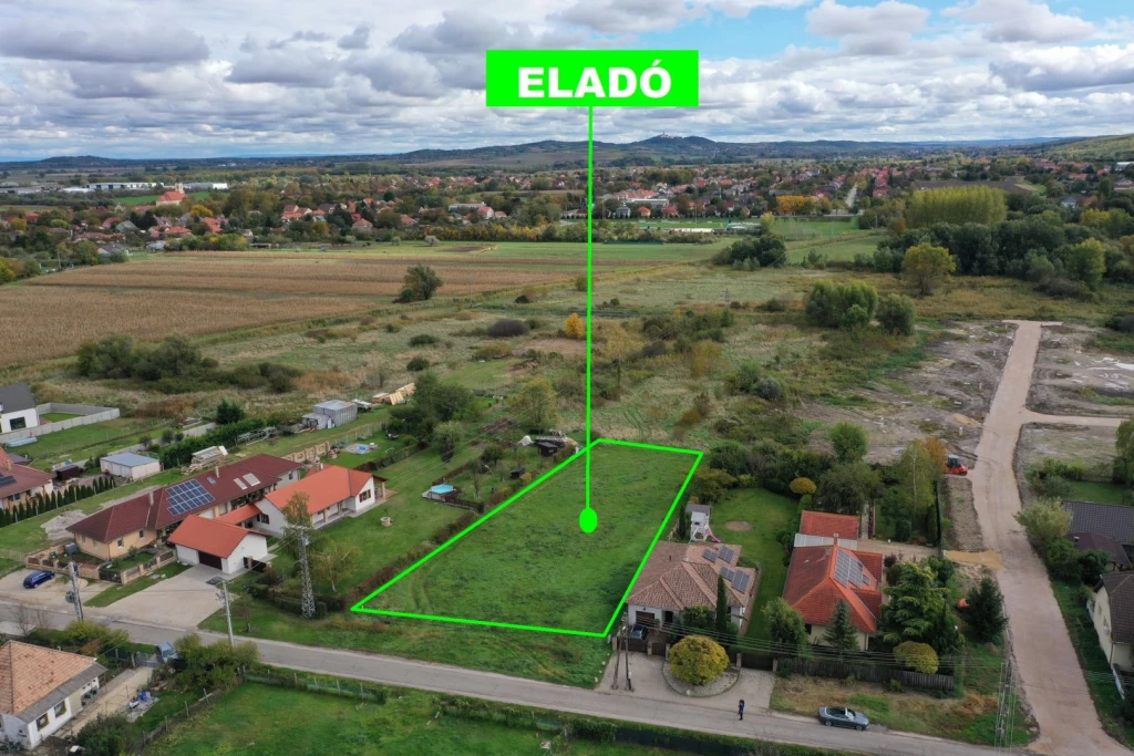 Eladó 1854 m2 építési telek, Nyúl