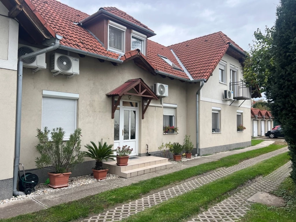 Eladó 62 m2 tégla lakás, Győr