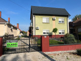 Eladó 133 m2 családi ház, Pér