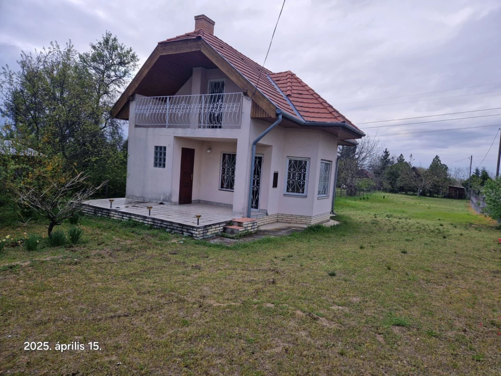 Eladó 69m2, 3 szobás ház, Pázmándfalu-Bercel