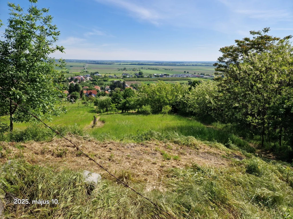 1600m2-es telek eladó, Győrújbarát- Hegy