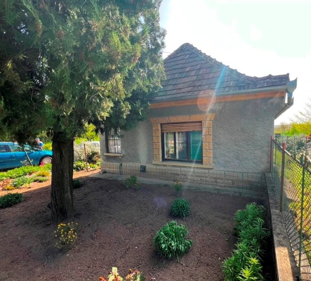 Eladó 87 m2 családi ház, Győrság