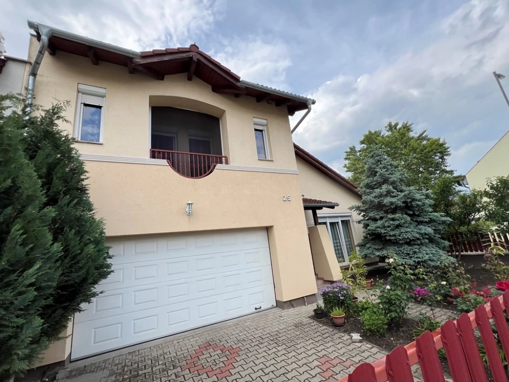 Eladó 177 m2 családi ház, Győr