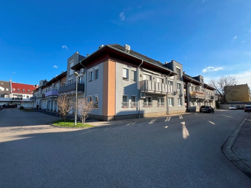 Kiadó 54 m2 tégla lakás, Győr