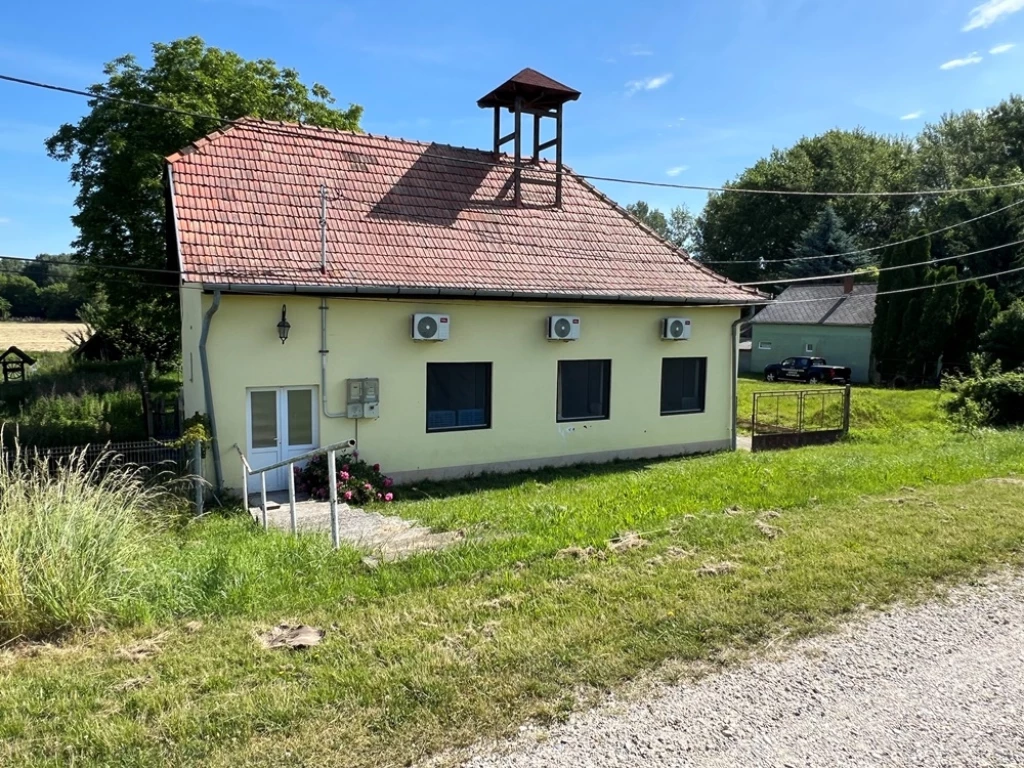 For sale house, Kisbajcs