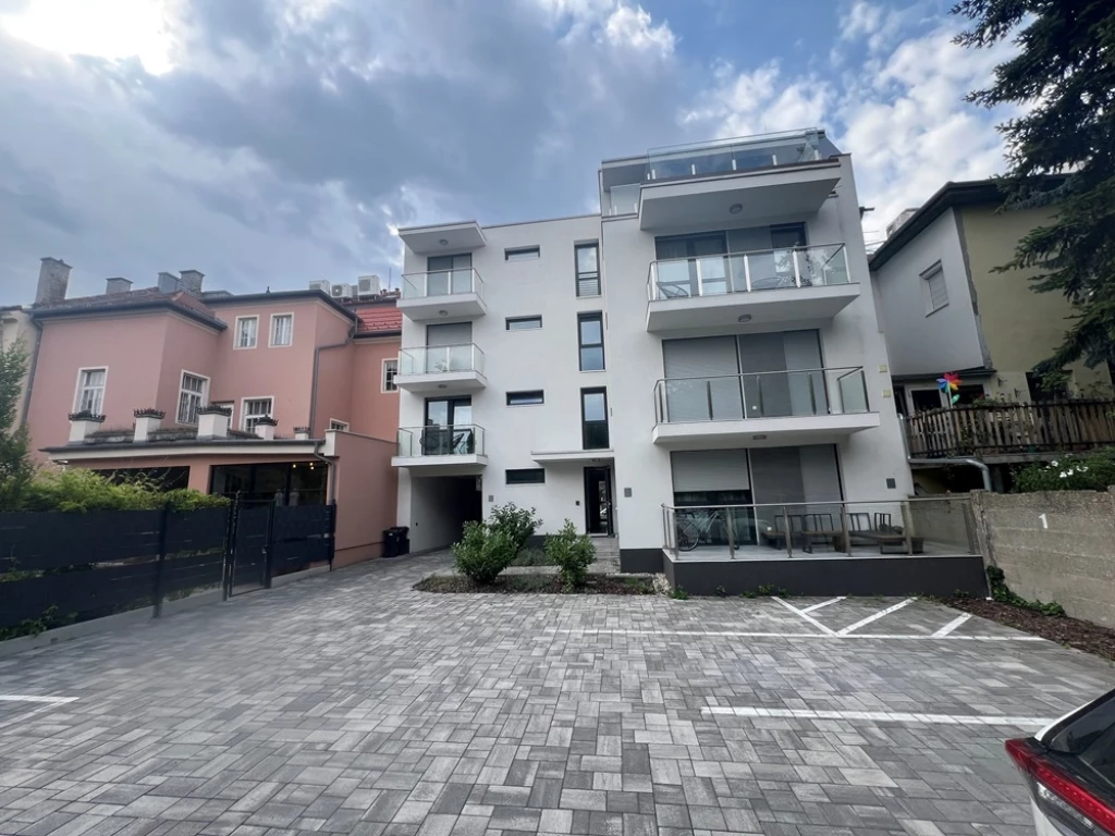 Kiadó 45 m2 tégla lakás, Győr