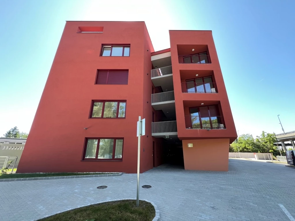 Kiadó 32 m2 új építésű tégla lakás, Győr