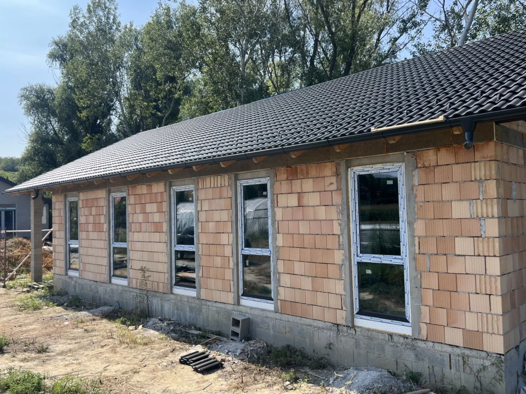 Nyúl zöldövezeti részén, ÚJ ÉPíTÉSŰ, 4 szoba + nappalis ikerház! CSOK Plusz + ÁLLAMILAG TÁMOGATOTT HITEL!
