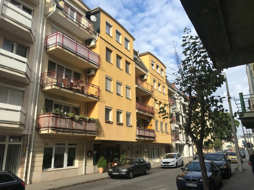 Kiadó 72 m2 tégla lakás, Győr