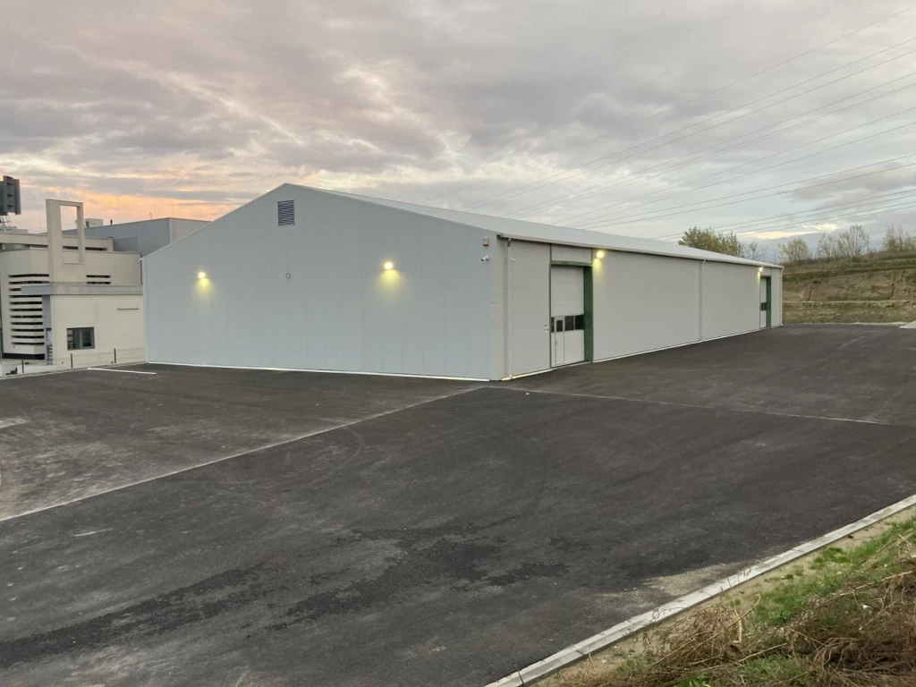 GYŐR-IPARI PARKBAN ~1000m2-ES CSARNOK ELADÓ!