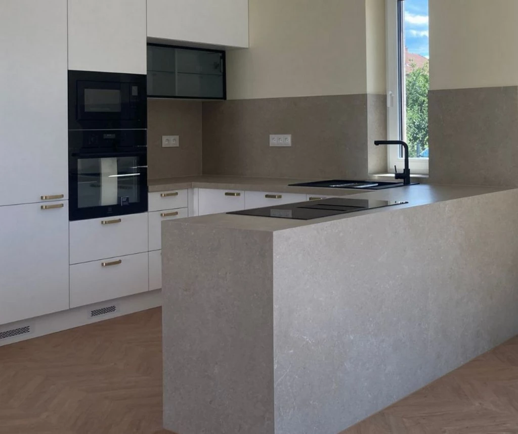 ENERGIAHATÉKONY, NAPPALI + 3 SZOBÁS KULCSRAKÉSZ, ÚJ ÉPÍTÉSŰ LAKÓHÁZ ELADÓ PANNONHALMÁN