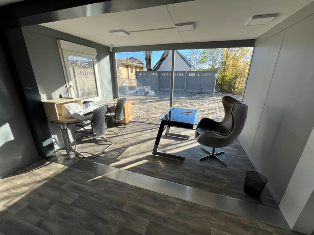 Kiadó 40 m2 üzlethelyiség, Győr