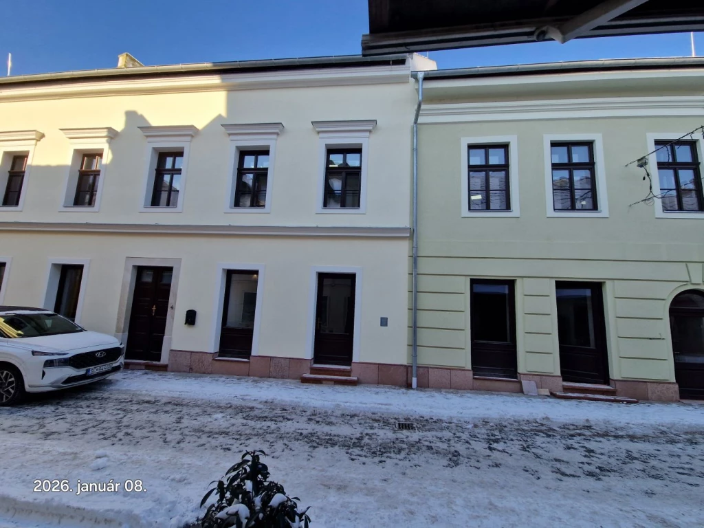 Győr-belvárosban prémium iroda kiadó