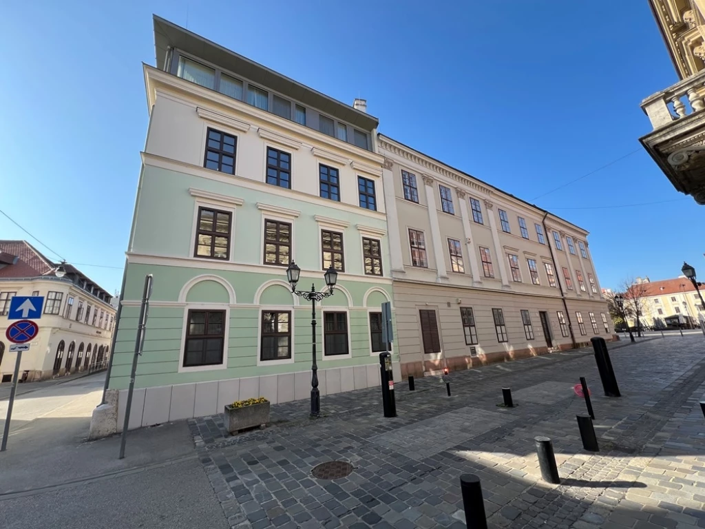 Kiadó 75 m2 tégla lakás, Győr