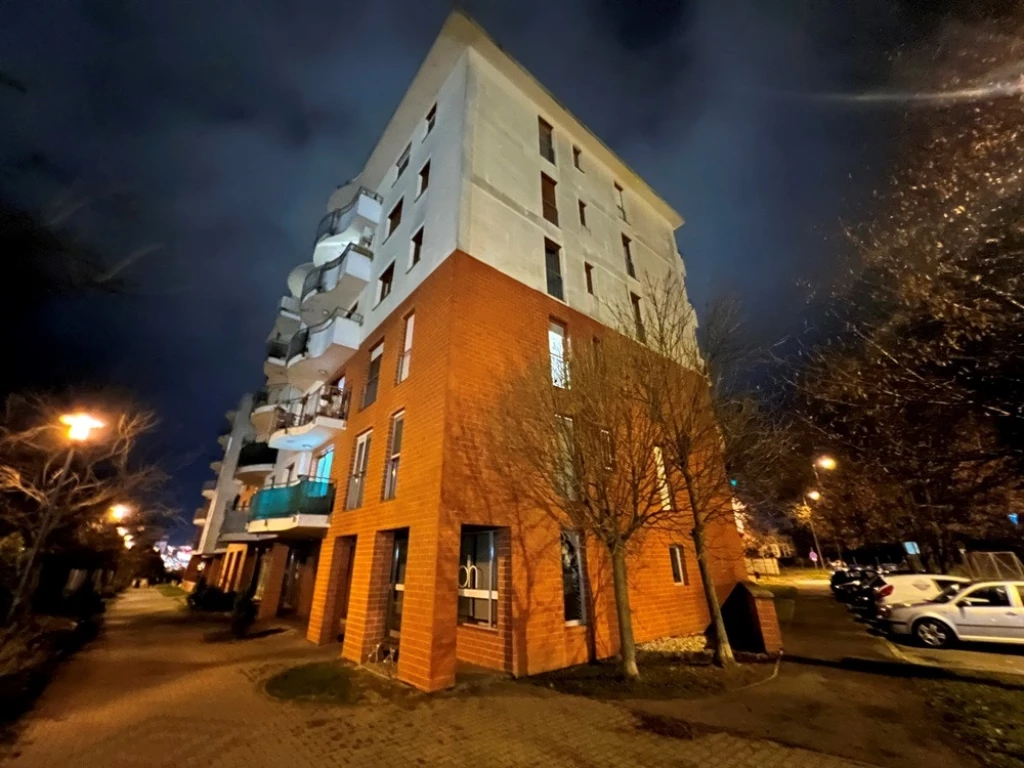 Eladó 52 m2 üzlethelyiség, Győr