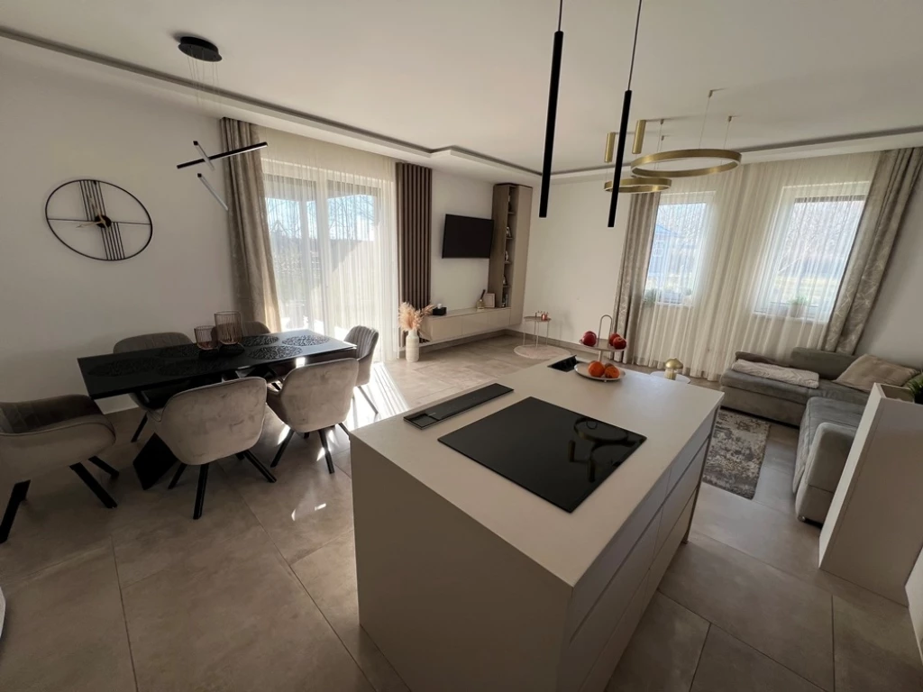 Eladó 101 m2 ikerház, Győrzámoly