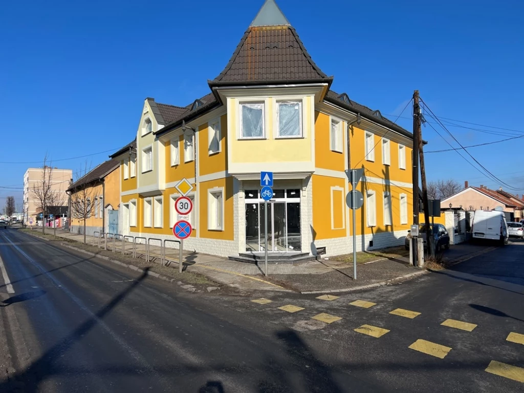 Kiadó 125 m2 üzlethelyiség, Győr