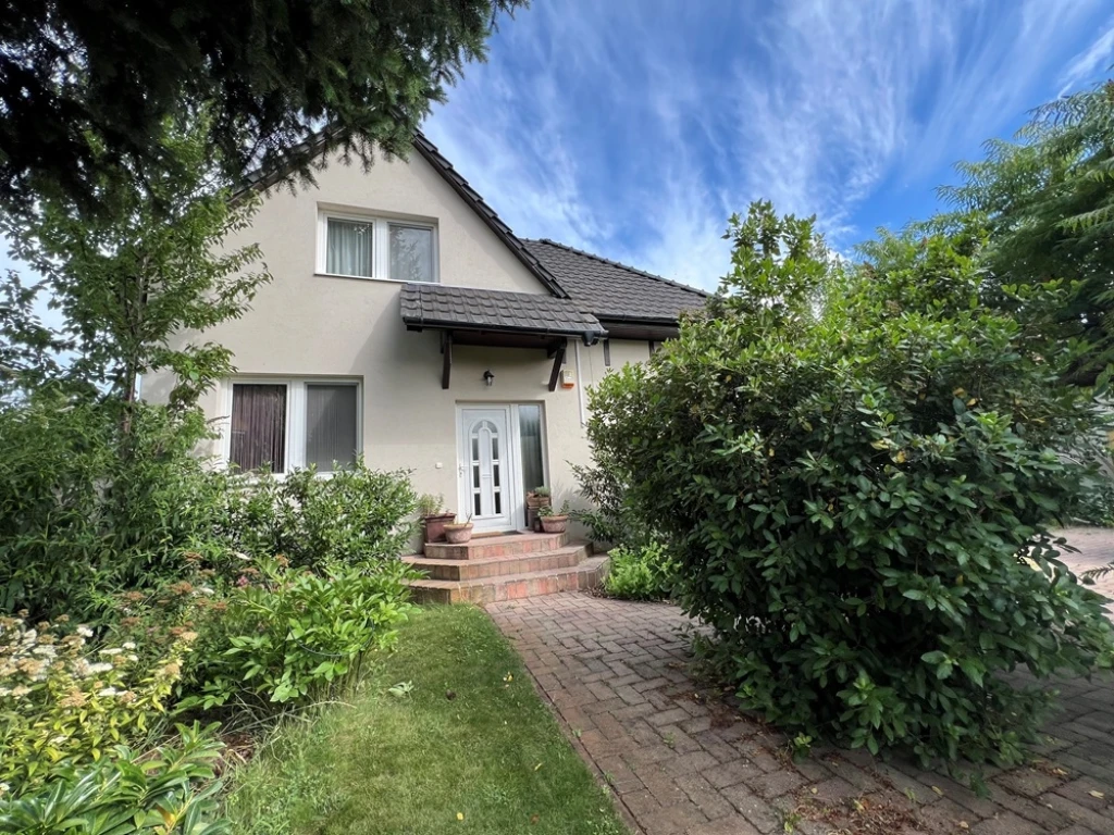 Kiadó 158 m2 családi ház, Vámosszabadi