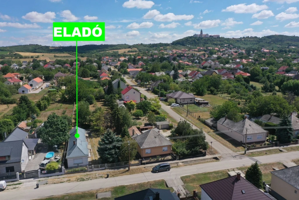 Hangulatos, felújított családi ház Pannonhalmán 1.782 m2-es hangulatos telken – kiváló otthon vagy befektetés!