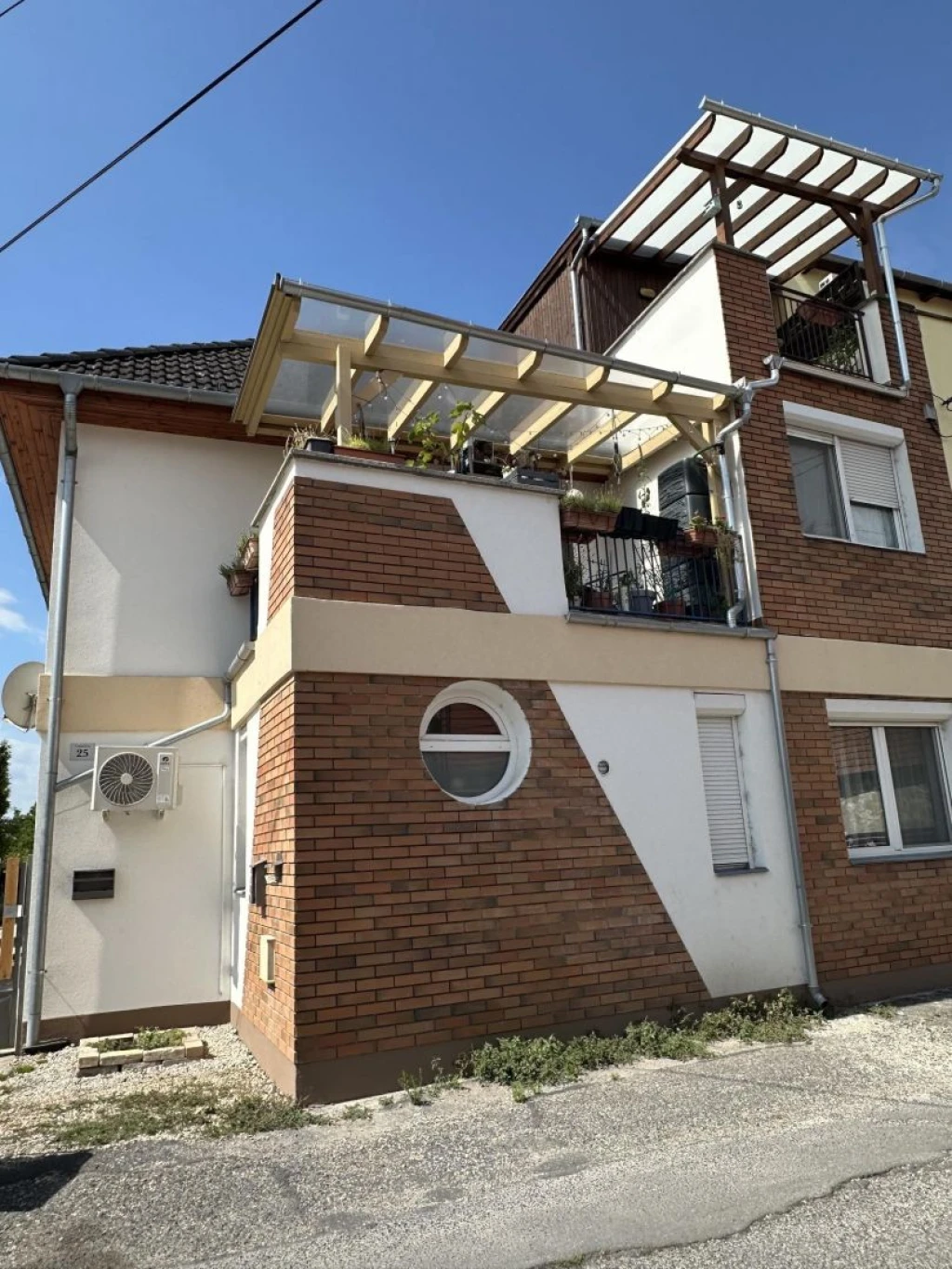 Eladó 52 m2 tégla lakás, Győr