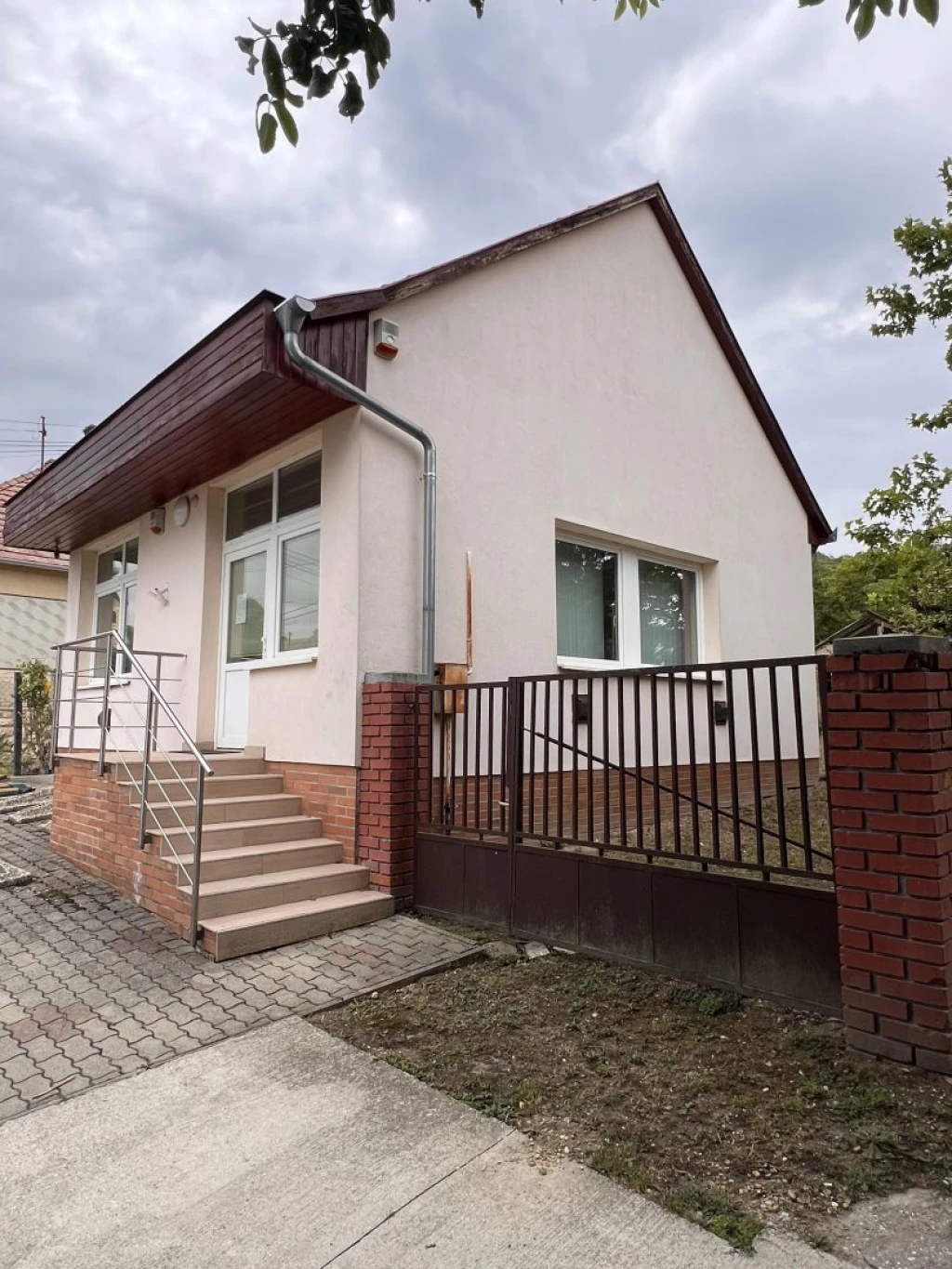 Eladó 44 m2 családi ház, Kajárpéc