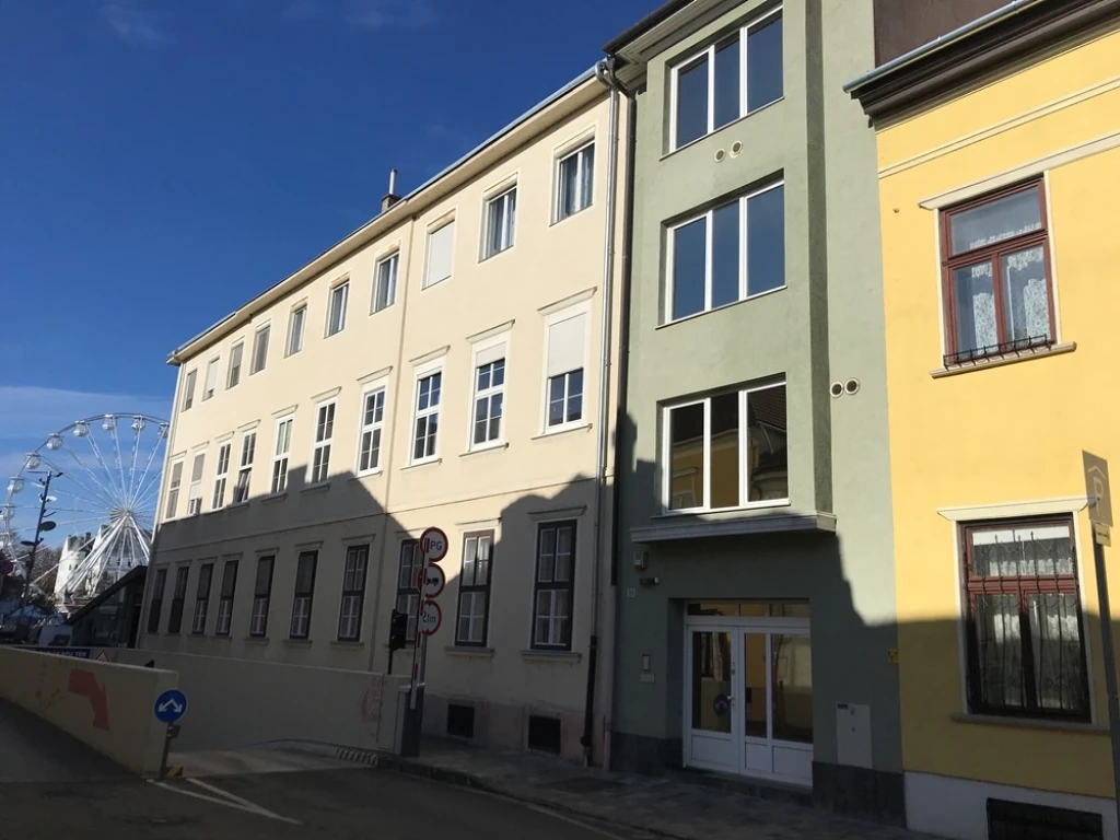 Kiadó 18 m2 üzlethelyiség, Győr