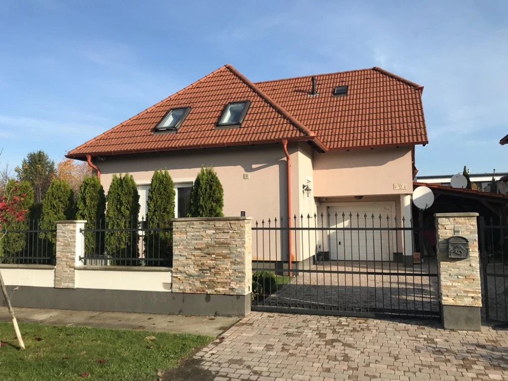Kiadó 127 m2 családi ház, Győr