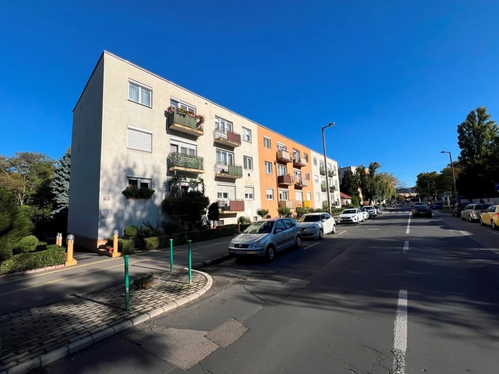 Eladó 69 m2 tégla lakás, Győr