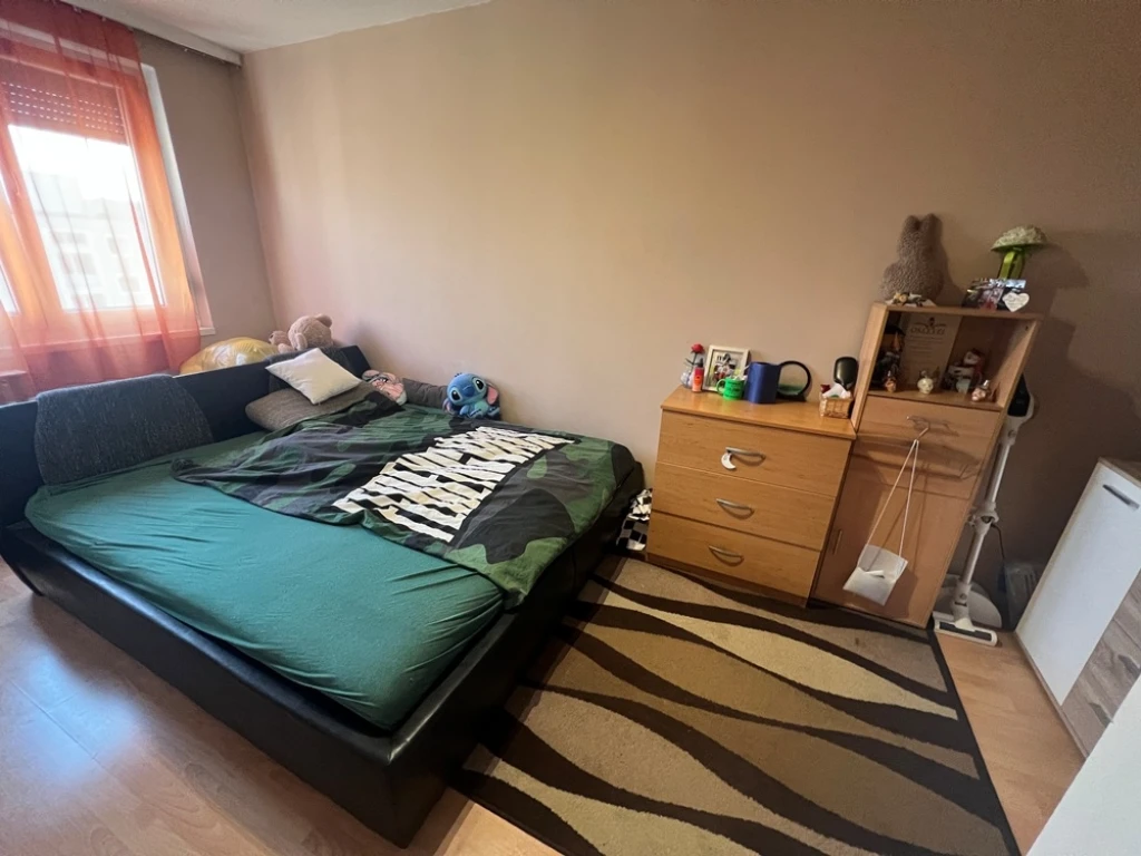 Eladó 49 m2 panel lakás, Győr