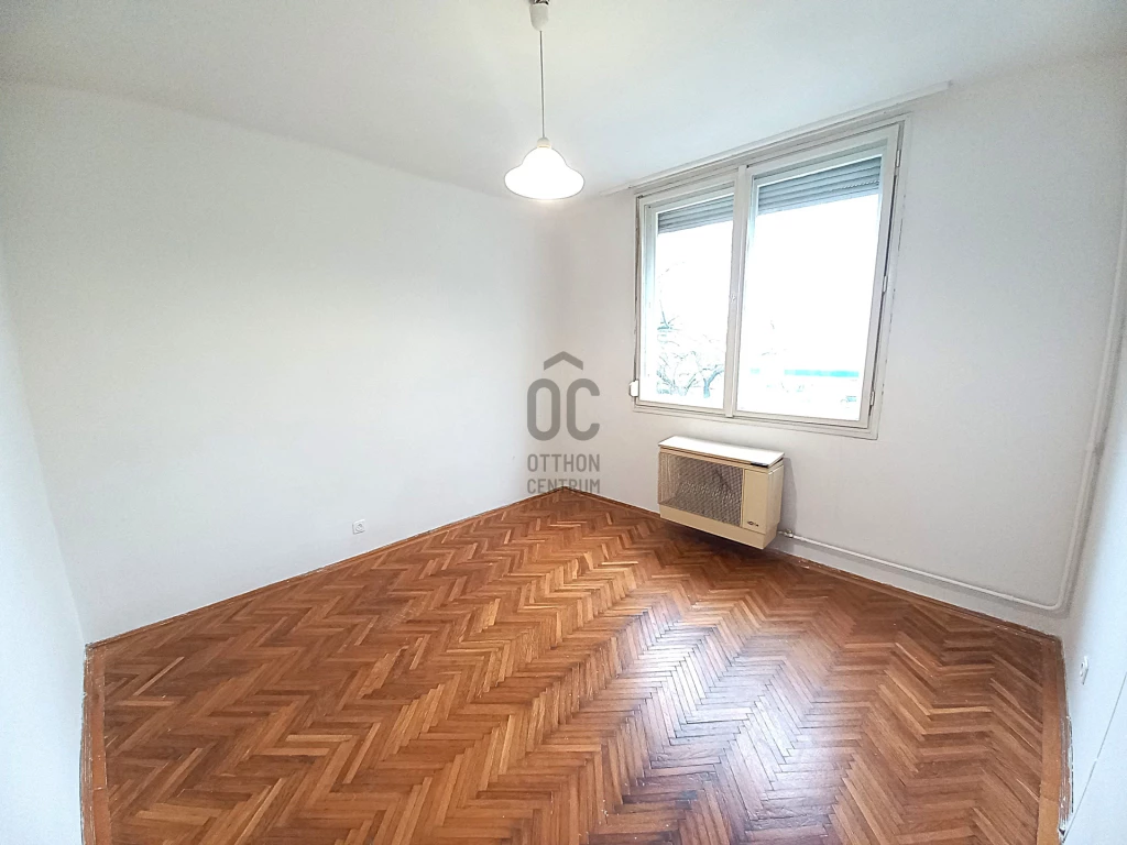 c3-1-name c2-19-name, Debrecen, Libakert