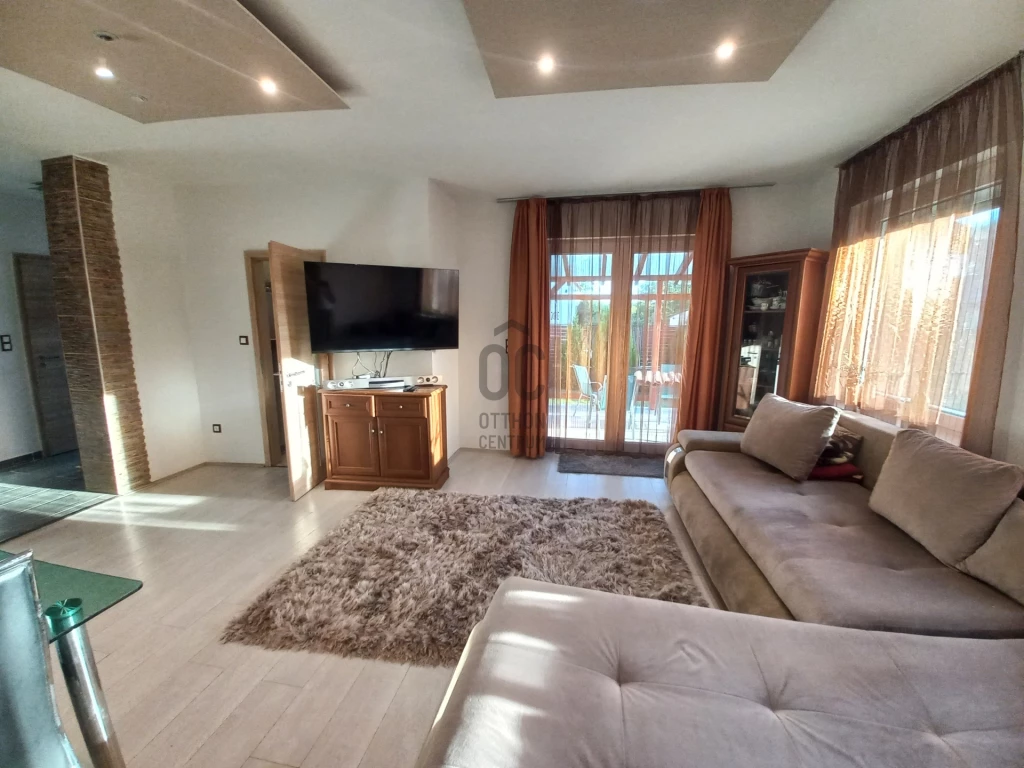 Kiadó ikerház, Debrecen, Hatvan utcai kert