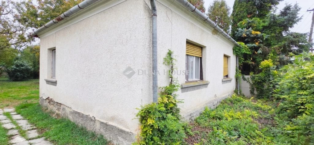 Eladó ház, Hegyfalu