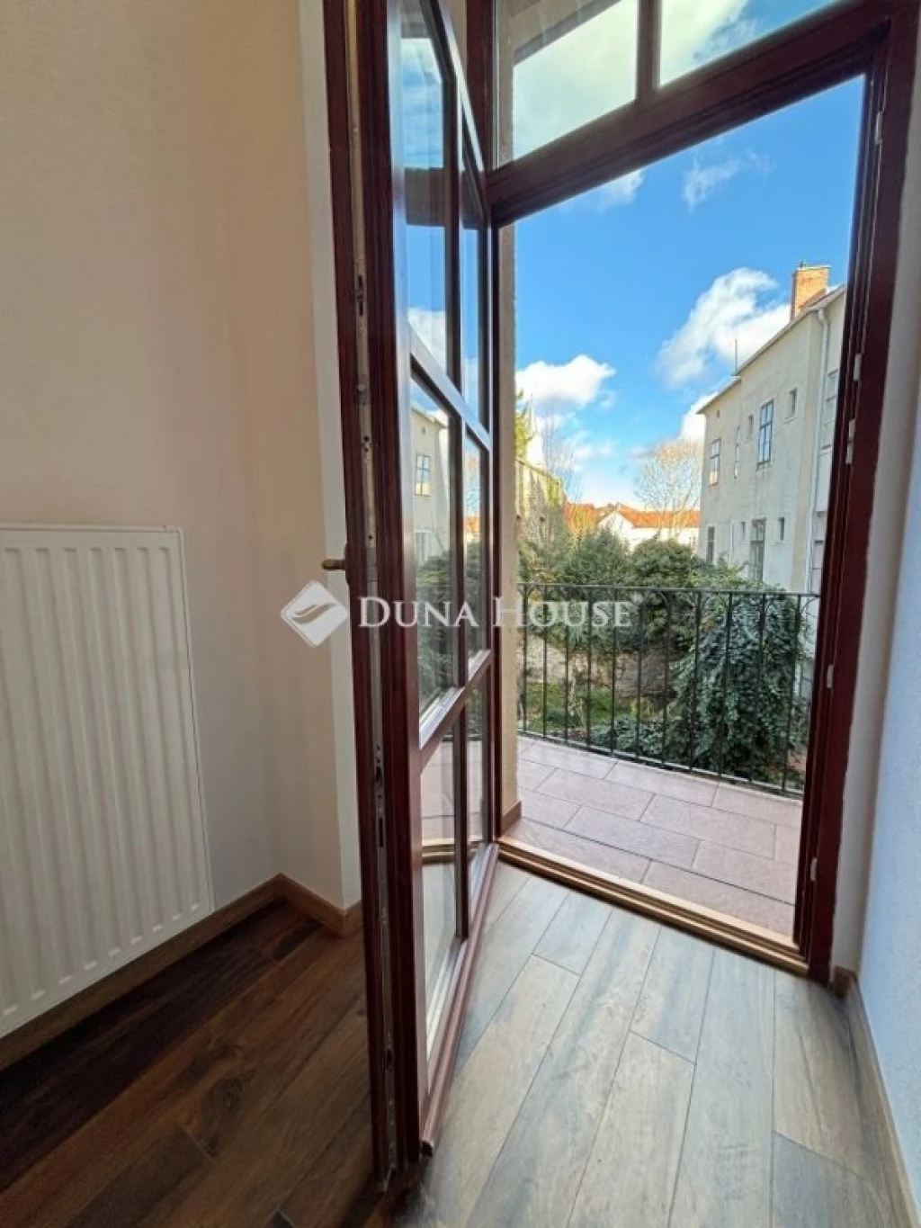 Eladó lakás, Sopron