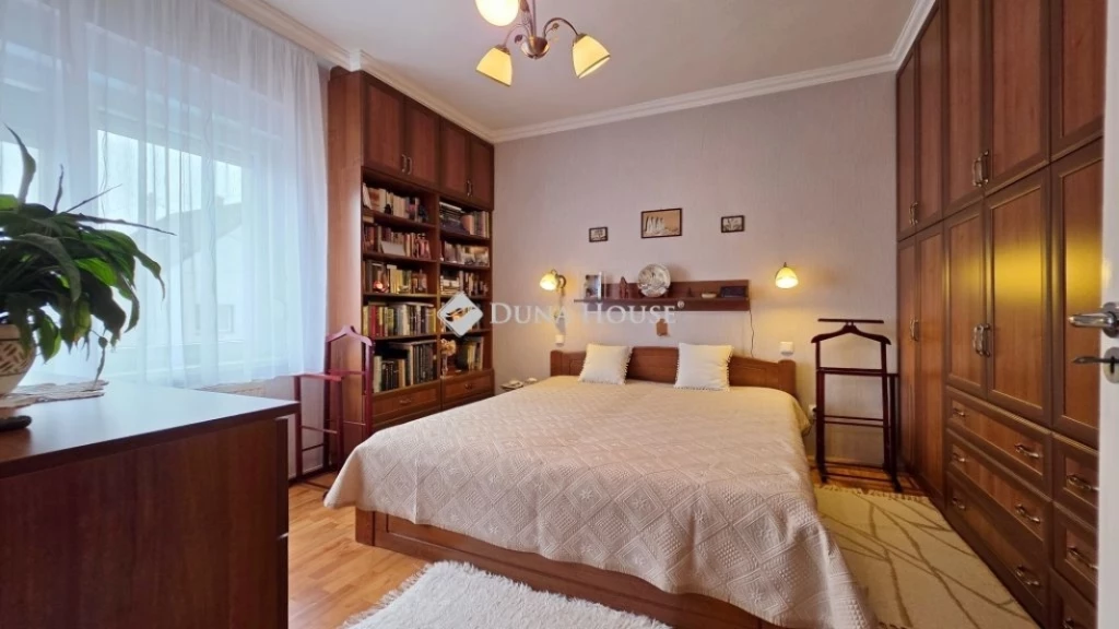 c3-1-name c2-1-name, Szombathely, Kámon, Vadrózsa utca