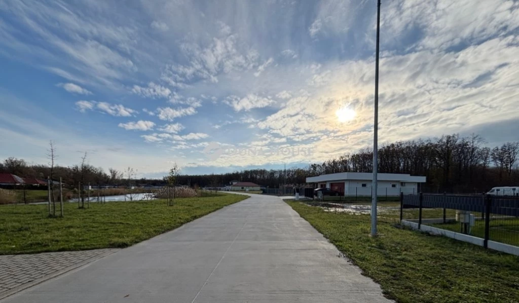 Eladó telek, Sárvár